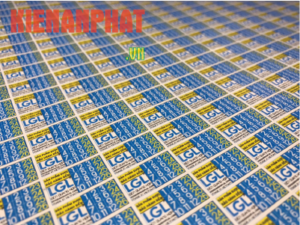 In tem bảo hành trên decal vỡ - In Kiến An Phát